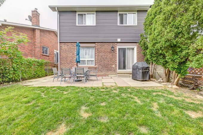 74 Ashford Crt Property Photo 24