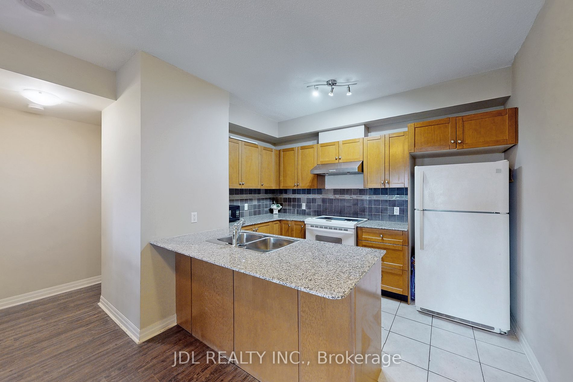 1359 Rathburn Rd E 13 Property Photo 10