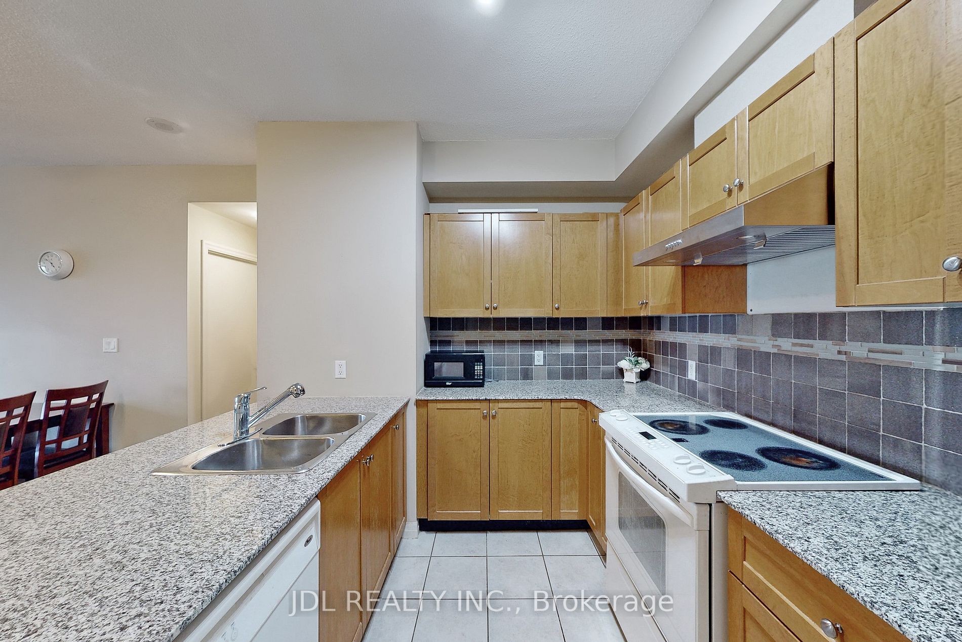 1359 Rathburn Rd E 13 Property Photo 11