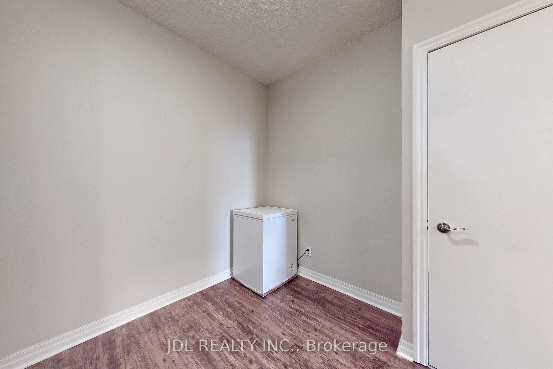 1359 Rathburn Rd E 13 Property Photo 19