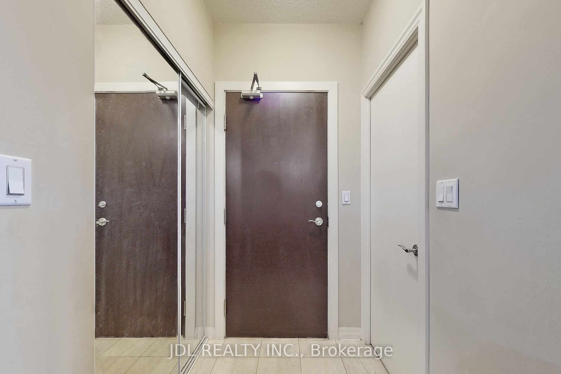 1359 Rathburn Rd E 13 Property Photo 22