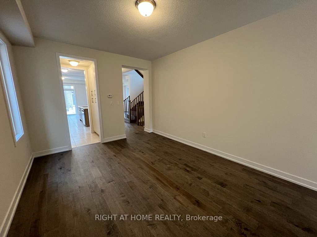 608 Bearberry Pl Property Photo 3