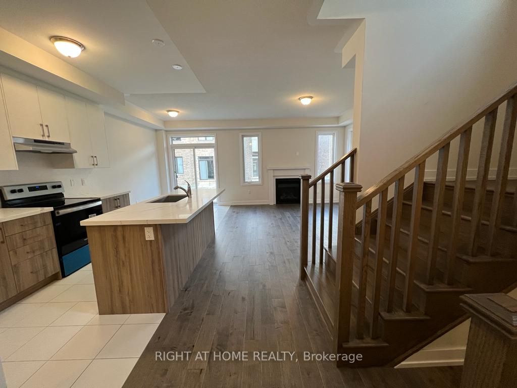 608 Bearberry Pl Property Photo 4