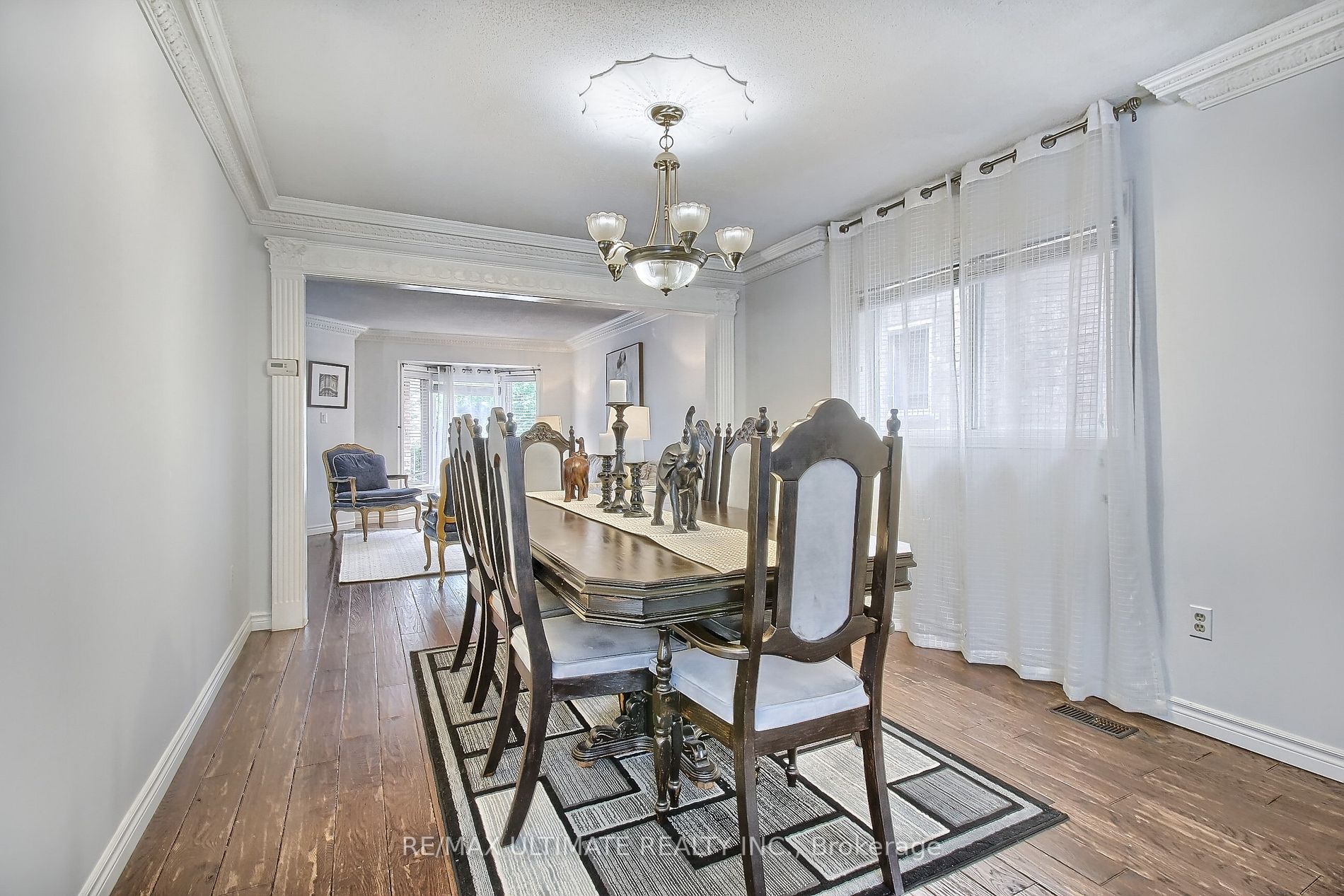 559 Avonwick Ave Property Photo 4