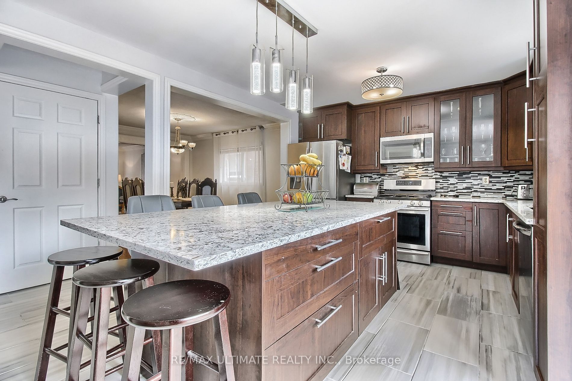 559 Avonwick Ave Property Photo 11