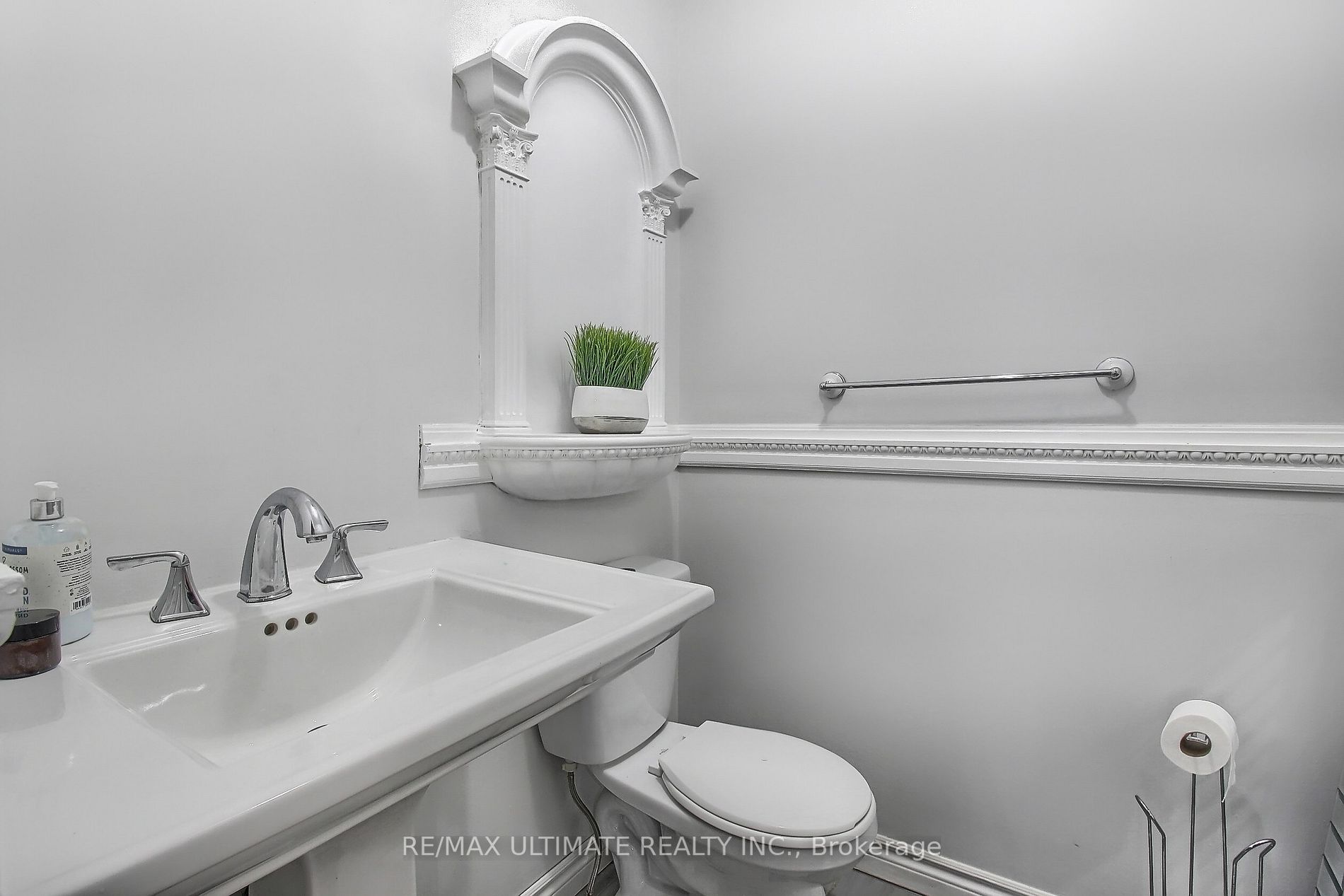 559 Avonwick Ave Property Photo 16