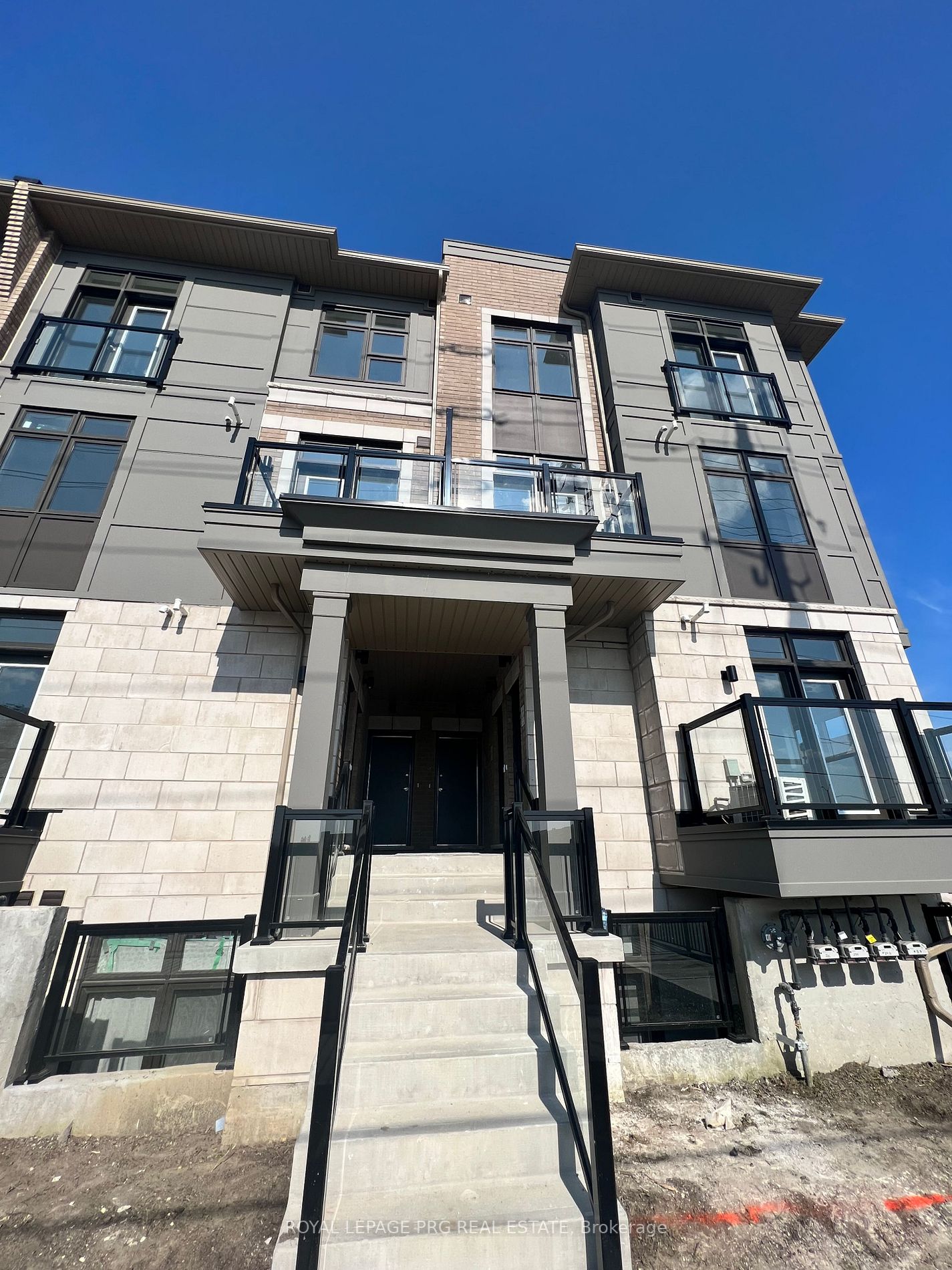 30 Halliford Pl Property Photo 1