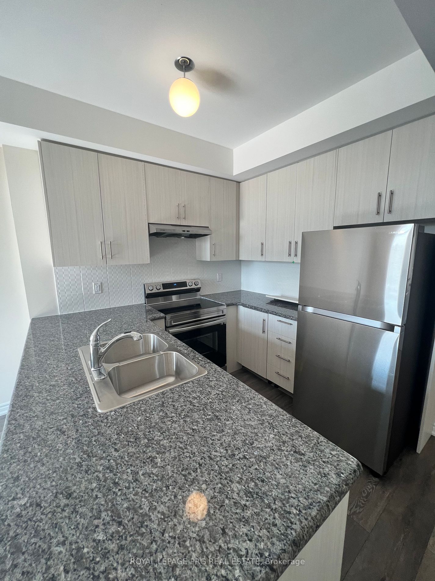 30 Halliford Pl Property Photo 3