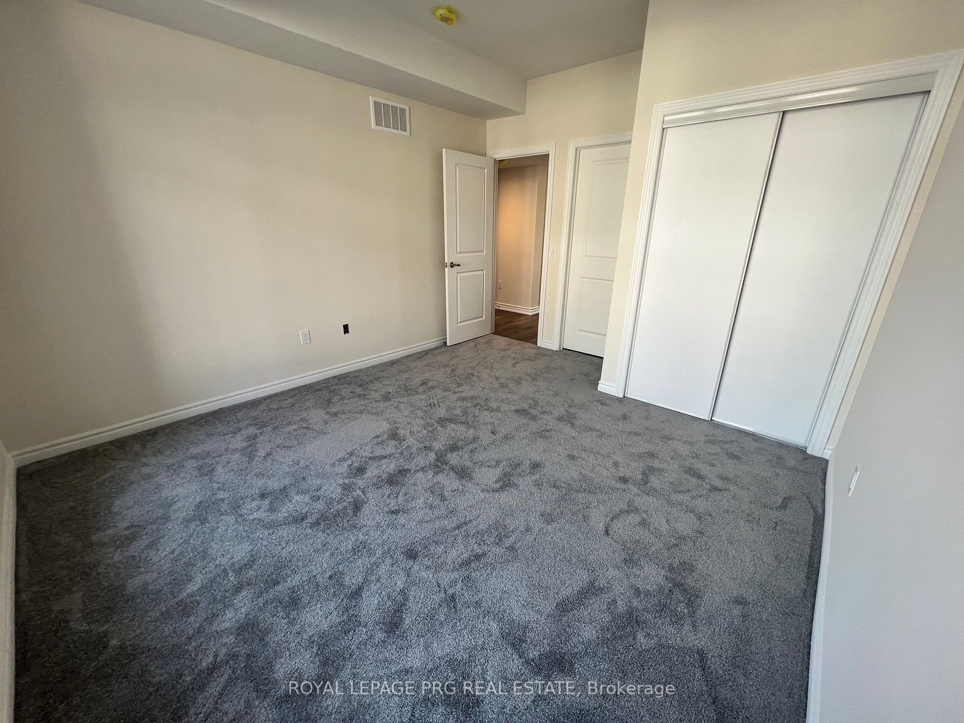 30 Halliford Pl Property Photo 7