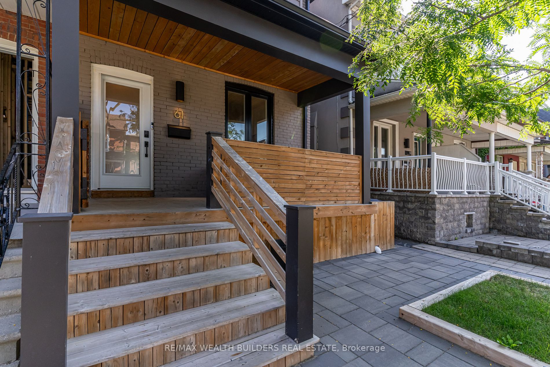 61 Laughton Ave Property Photo 2