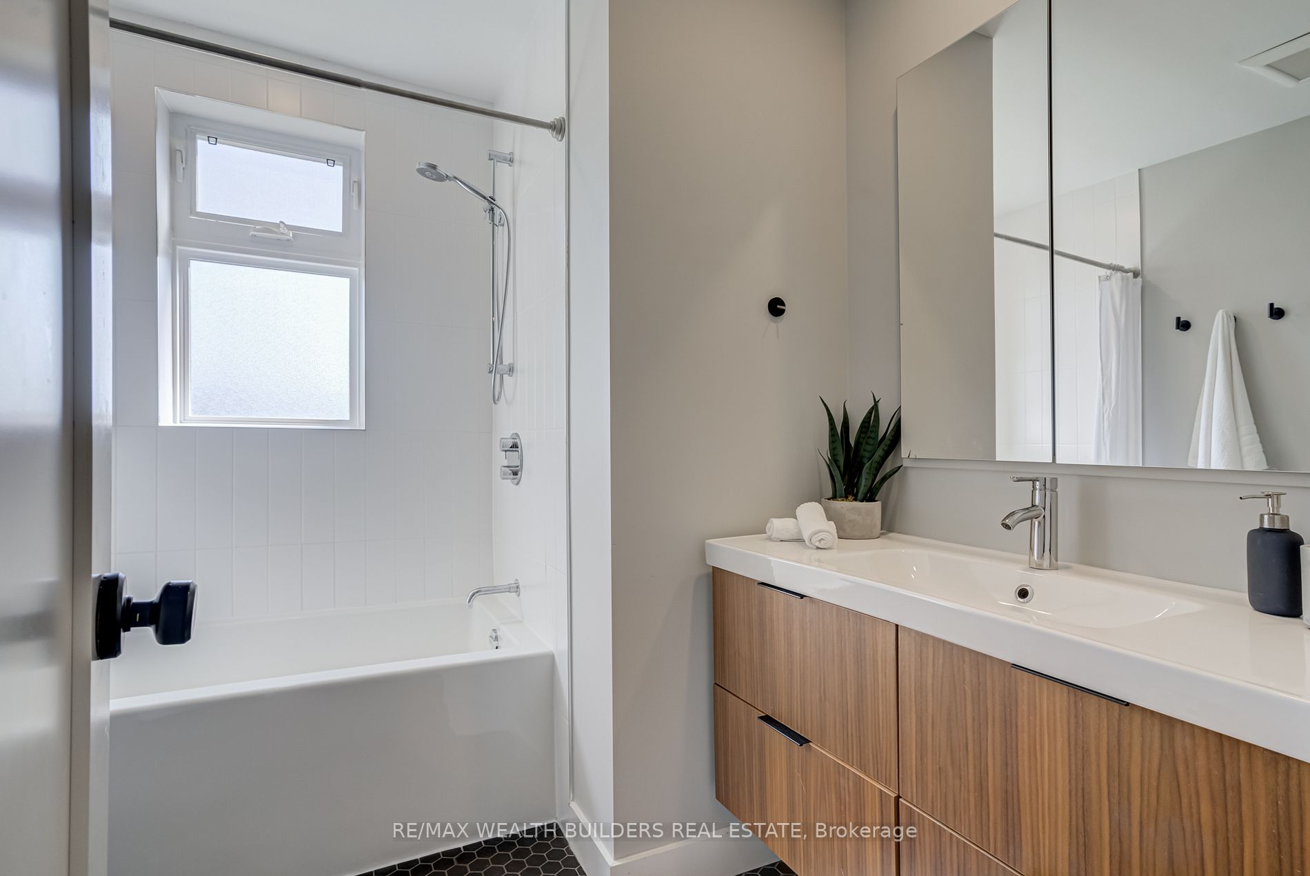 61 Laughton Ave Property Photo 22