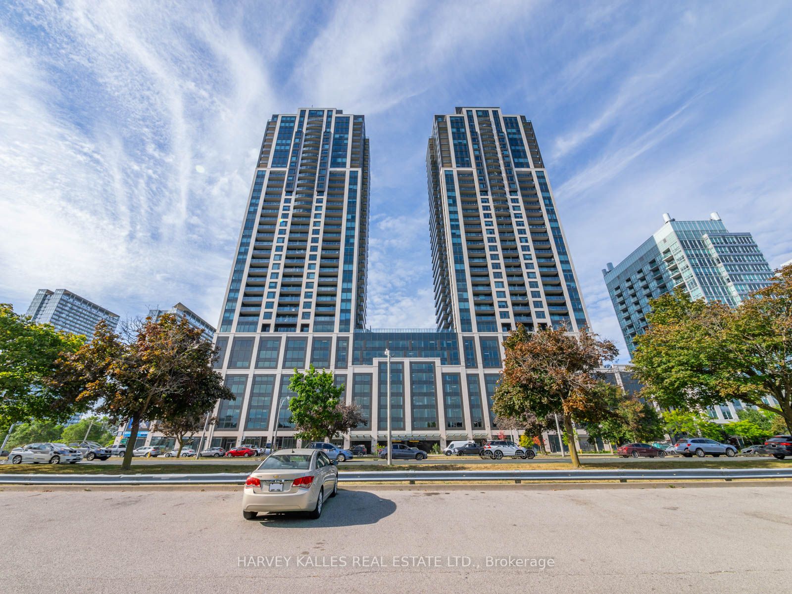 1926 Lake Shore Blvd W Property Photo 4