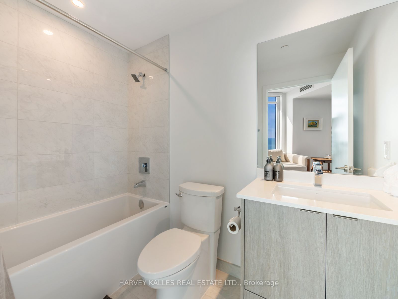 1926 Lake Shore Blvd W Property Photo 32