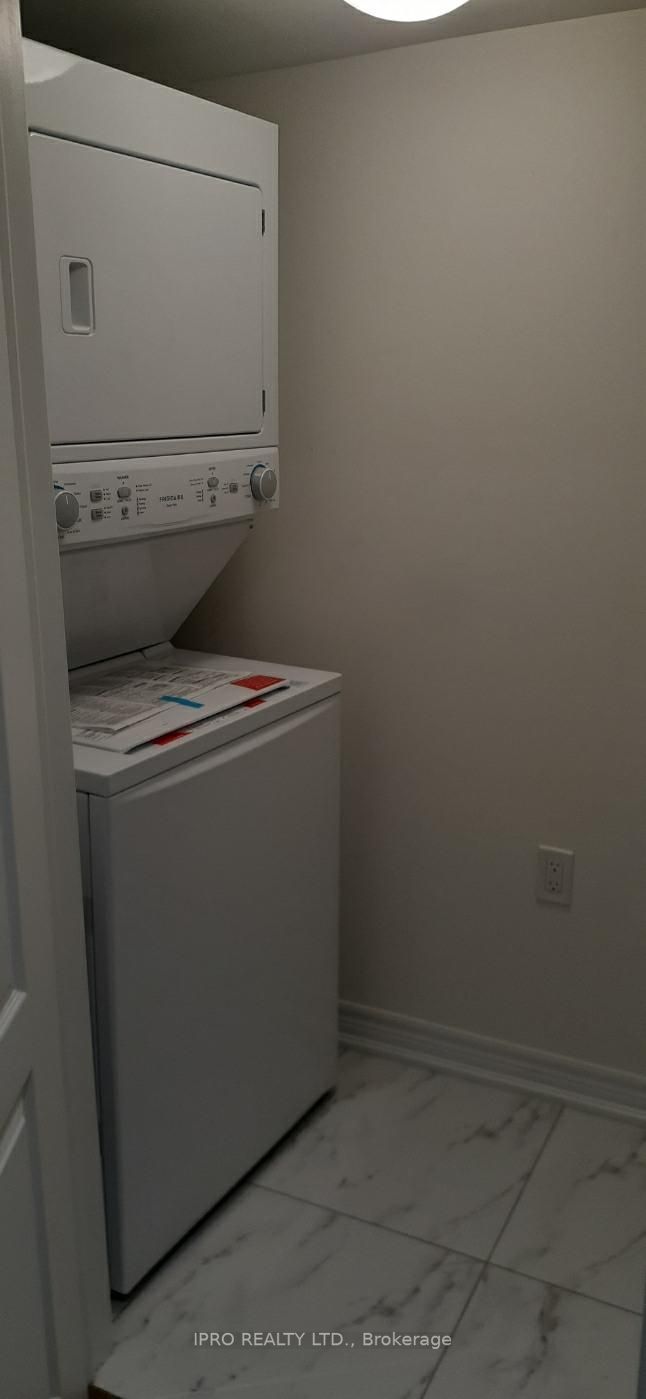 87 Campwood Cres Property Photo 4