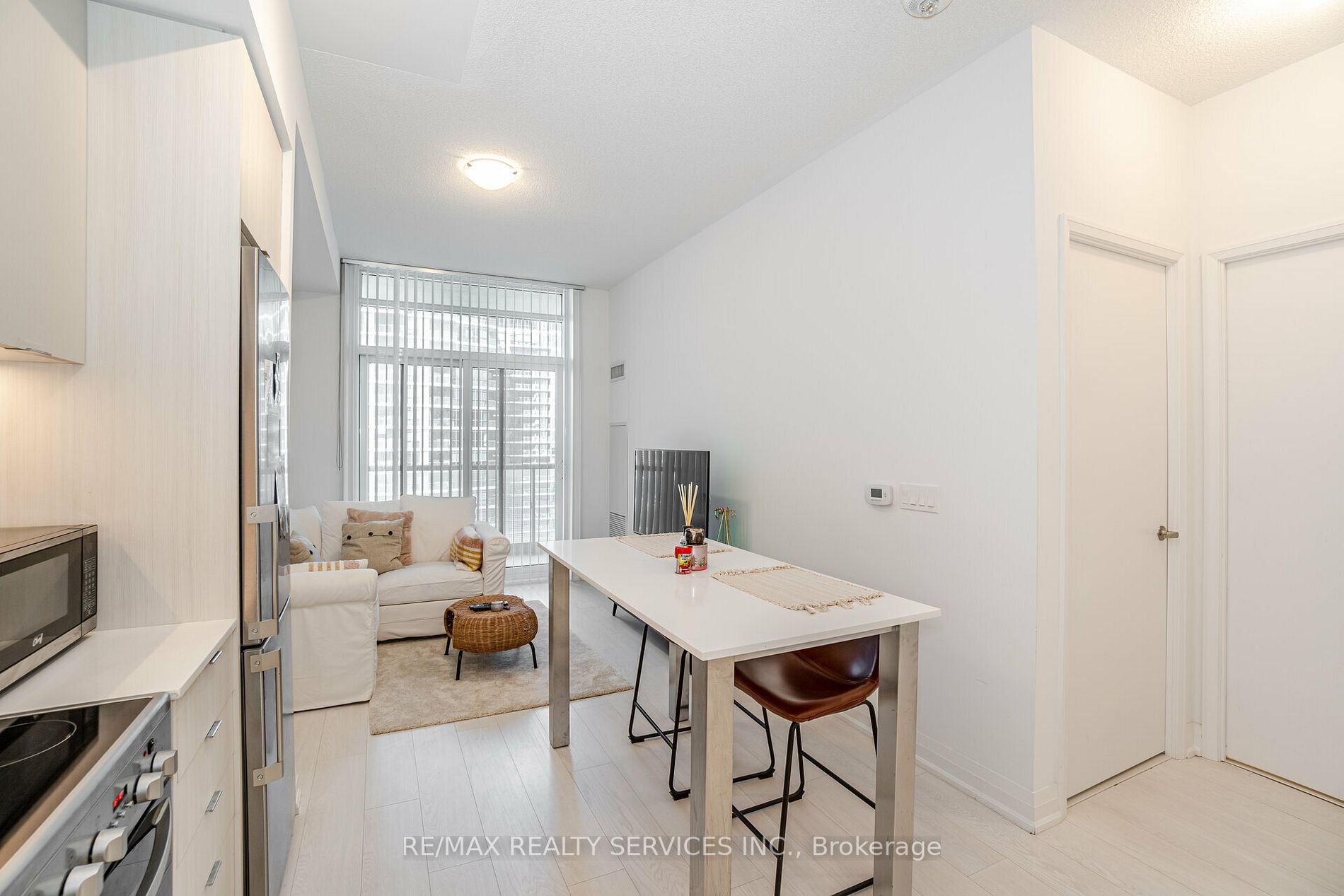 30 Gibbs Rd Property Photo 12