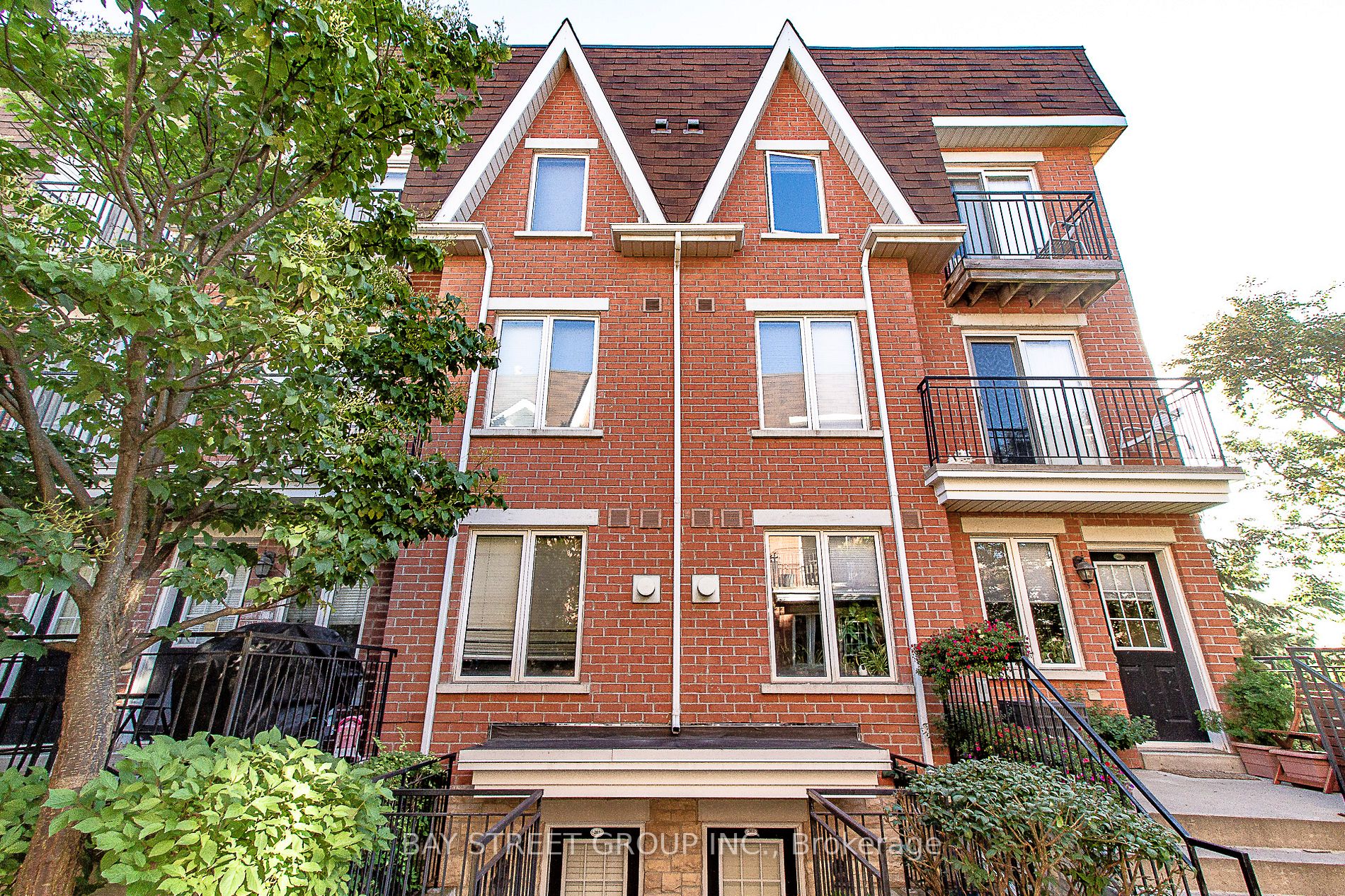 50 Joe Shuster Way Property Photo 1
