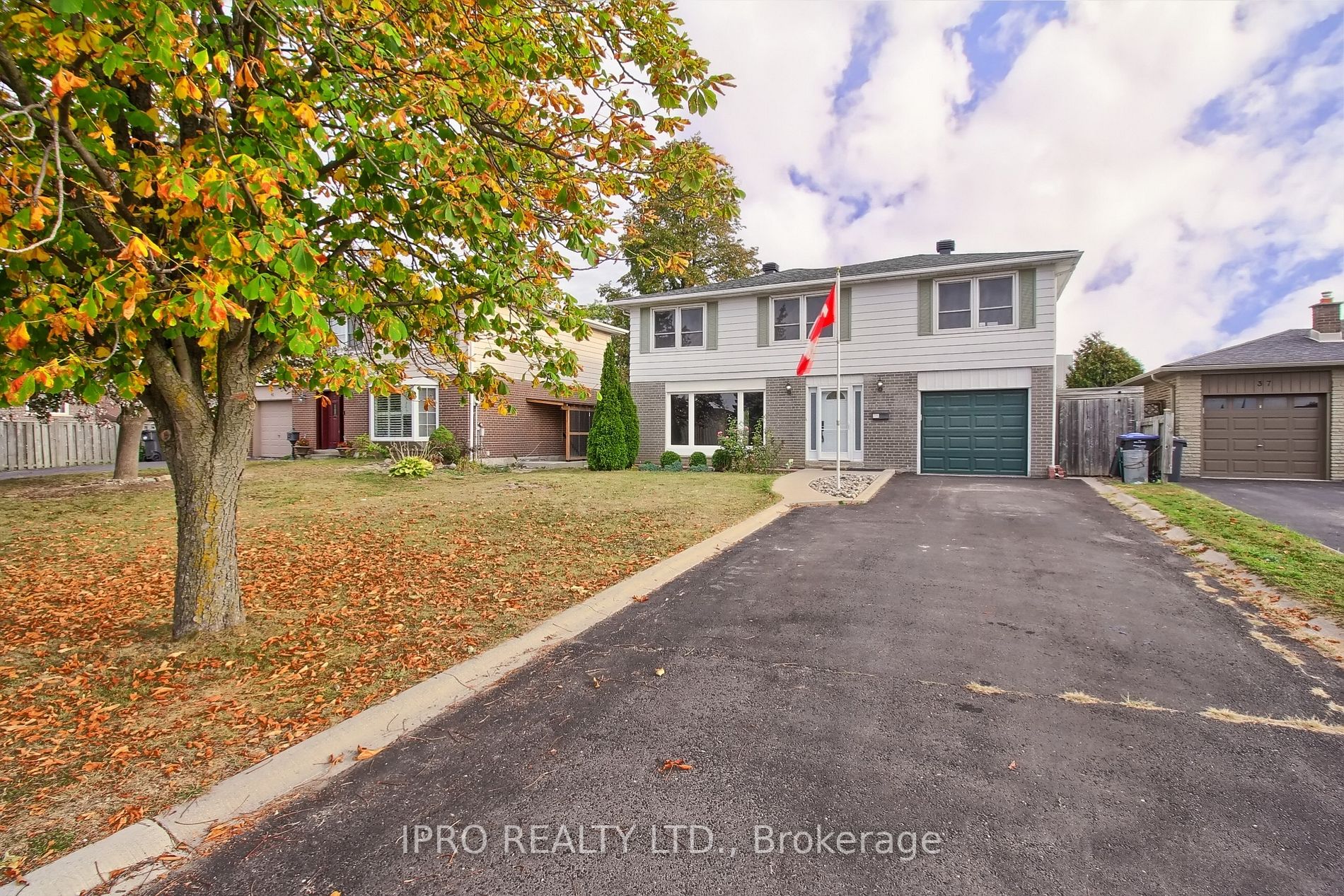 39 Caldwell Cres Property Photo 3