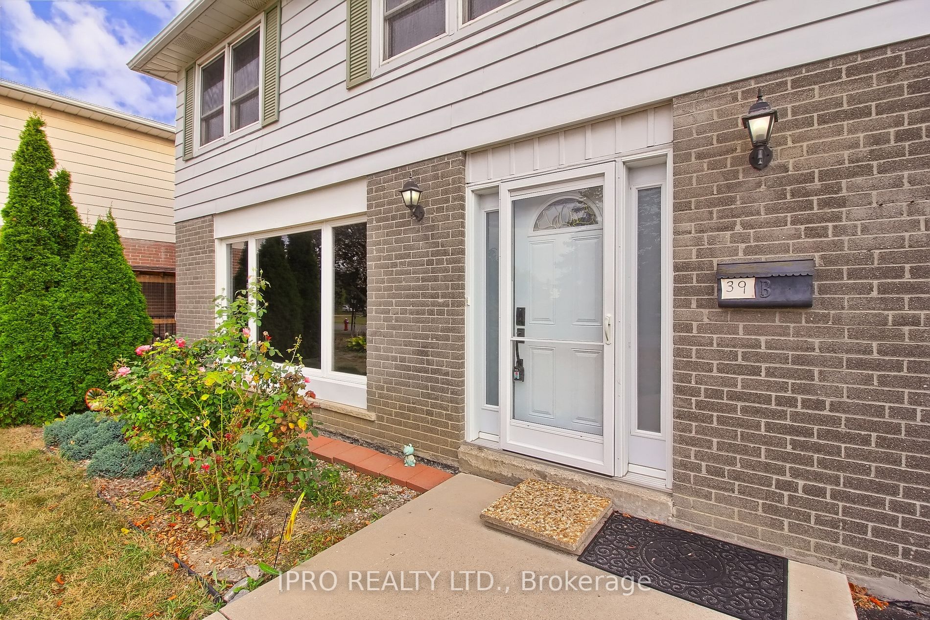 39 Caldwell Cres Property Photo 4