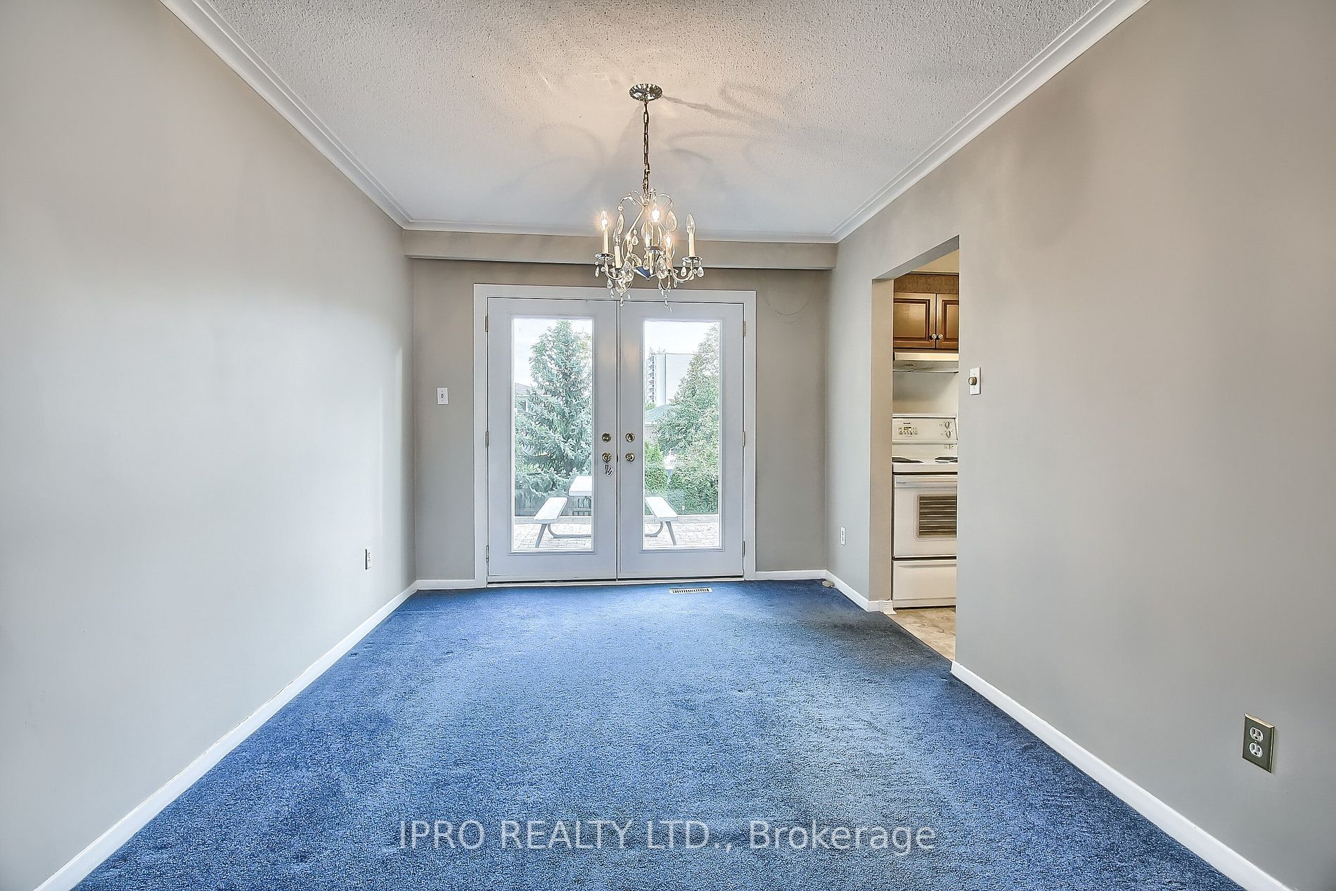 39 Caldwell Cres Property Photo 11