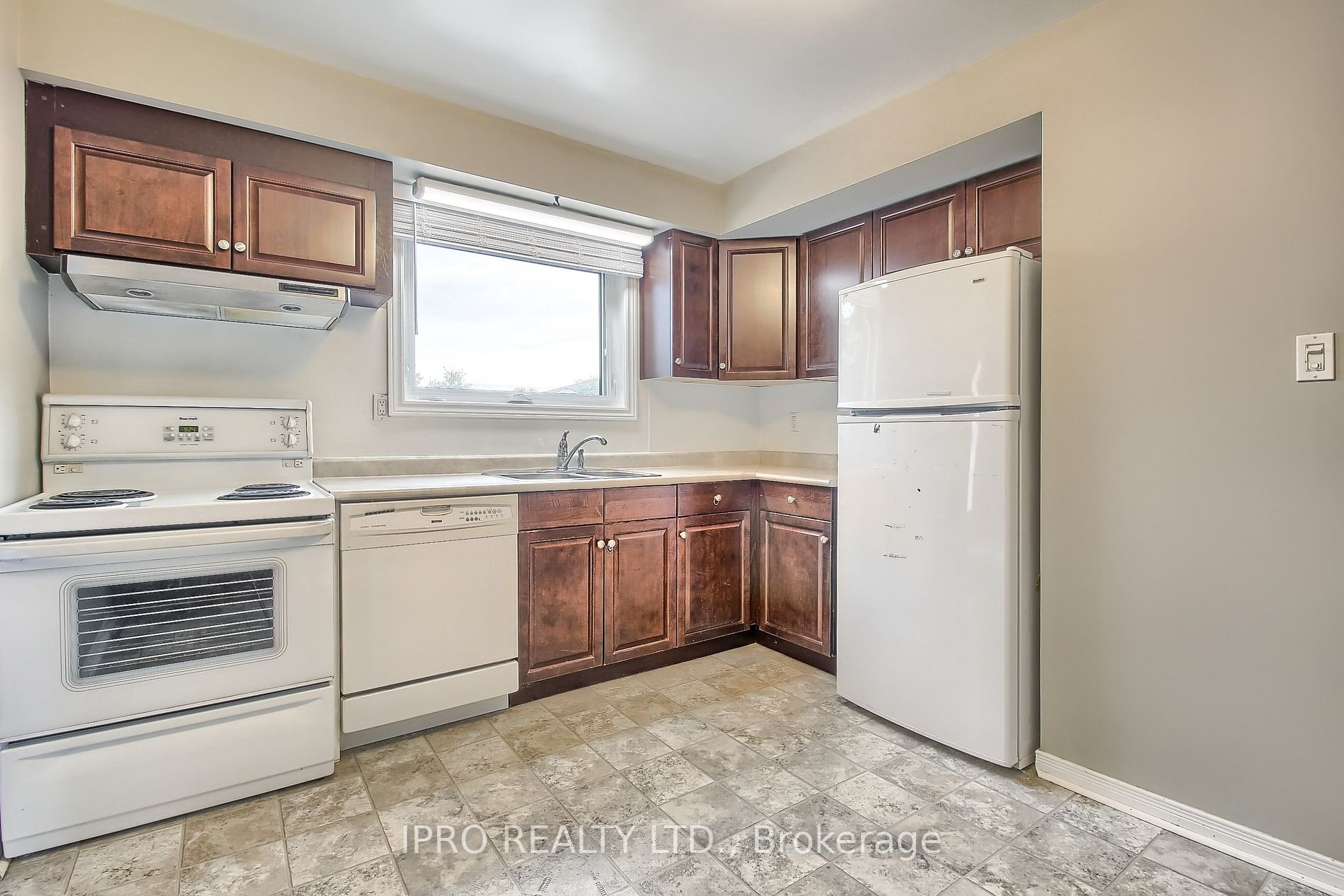 39 Caldwell Cres Property Photo 14