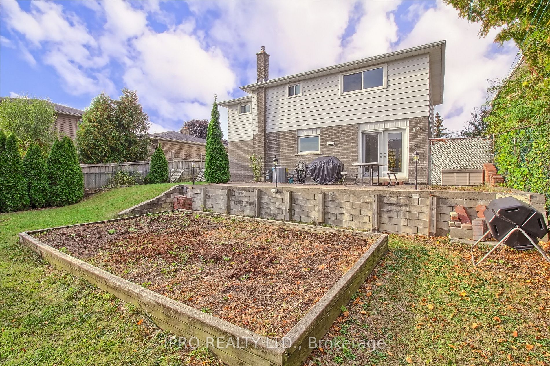 39 Caldwell Cres Property Photo 32