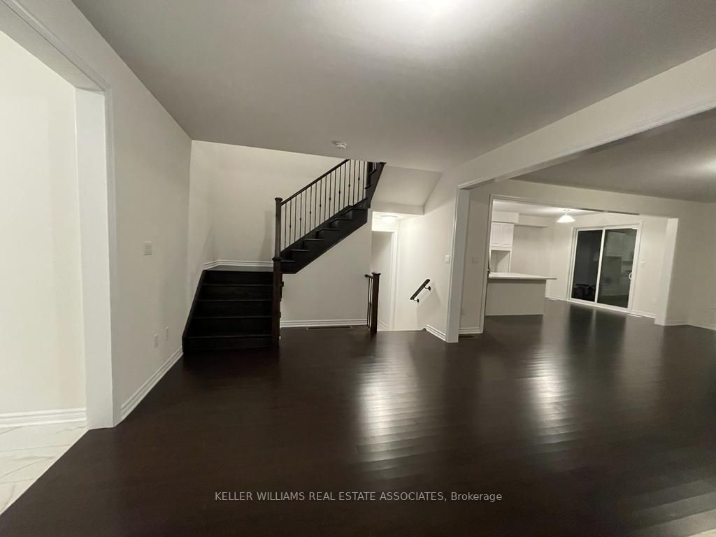 2 Tweedhill Ave Property Photo 5
