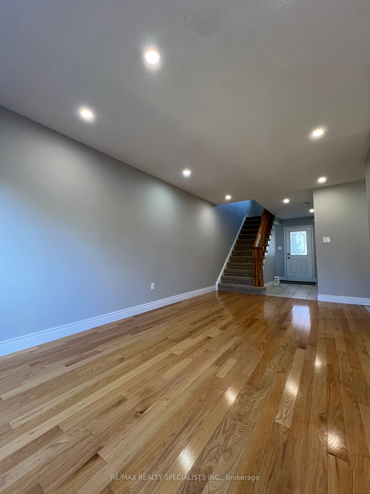 2469 Newcastle Cres Property Photo 14