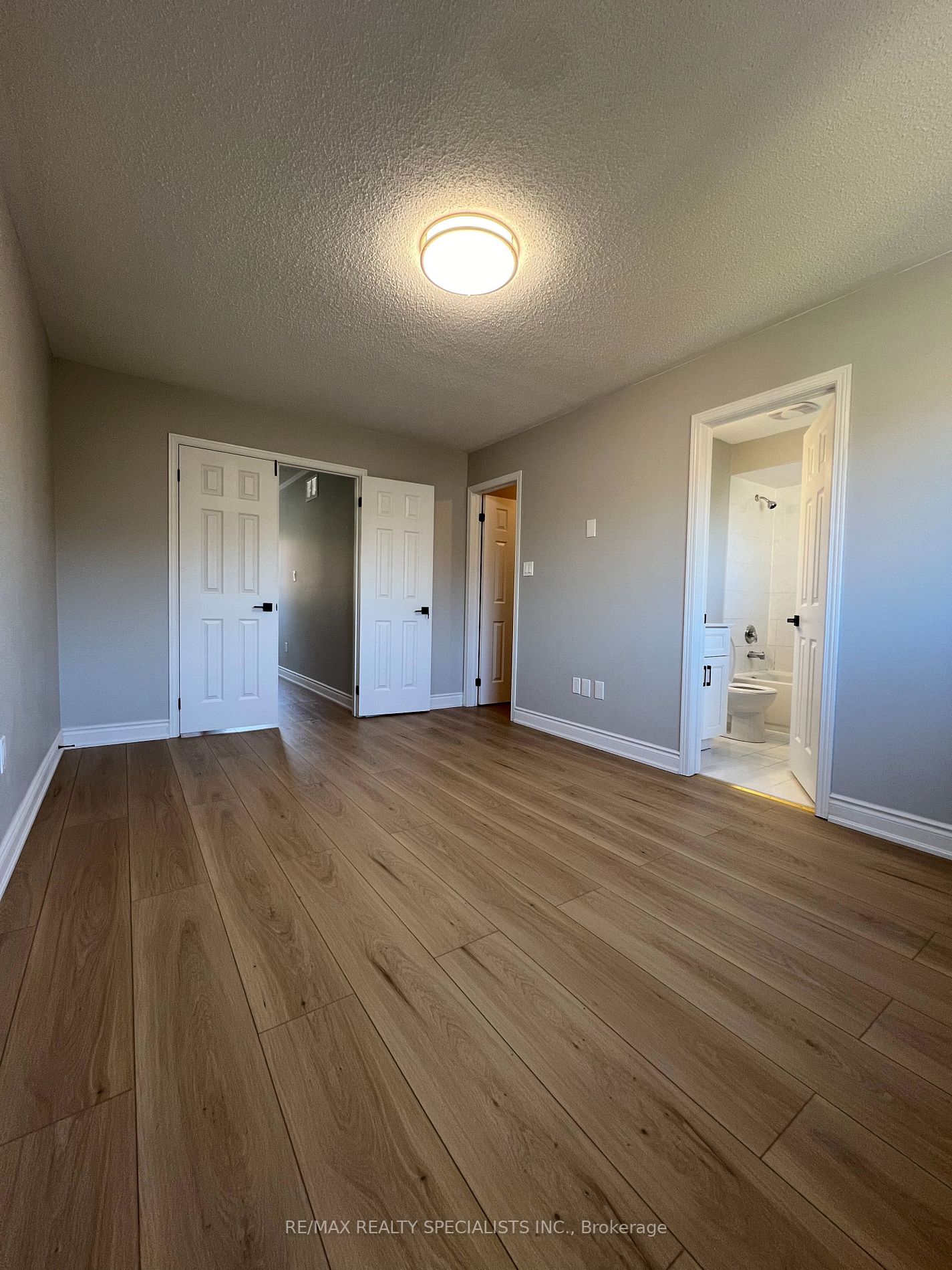 2469 Newcastle Cres Property Photo 26