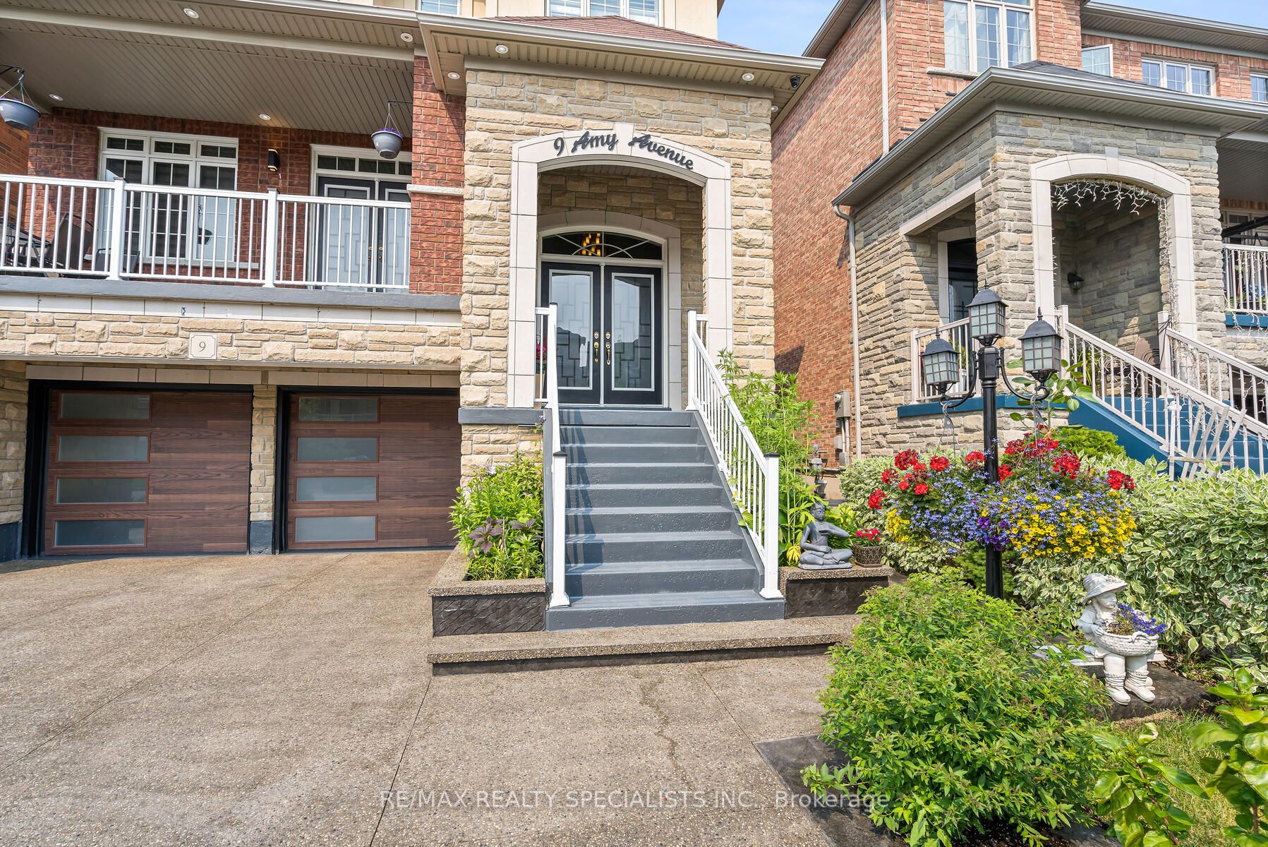9 Amy Ave Property Photo 2