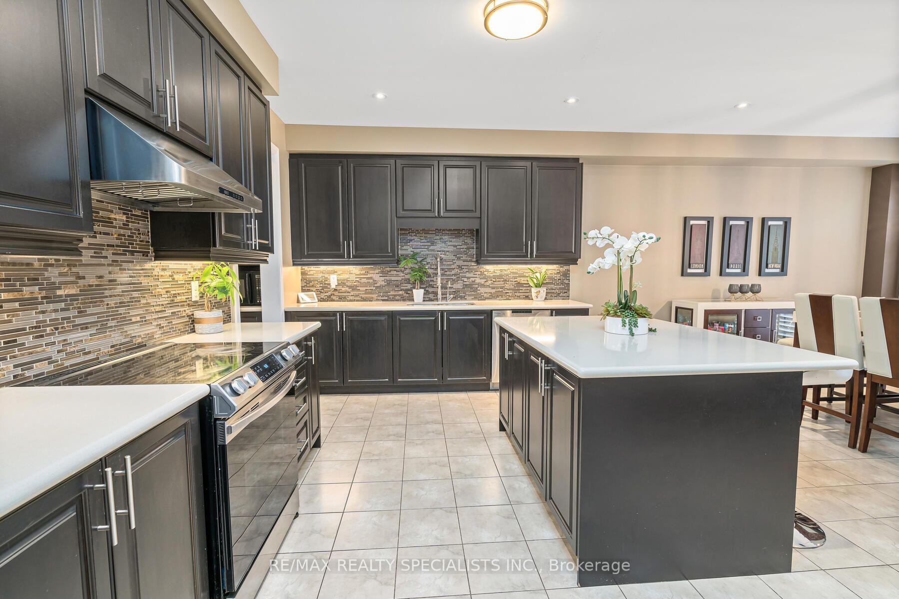 9 Amy Ave Property Photo 14