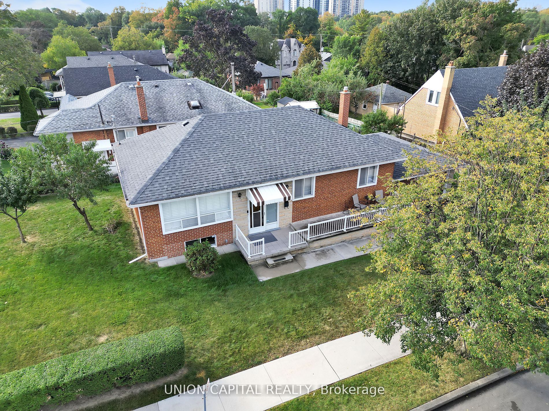 66 Ridge Point Cres Property Photo 1