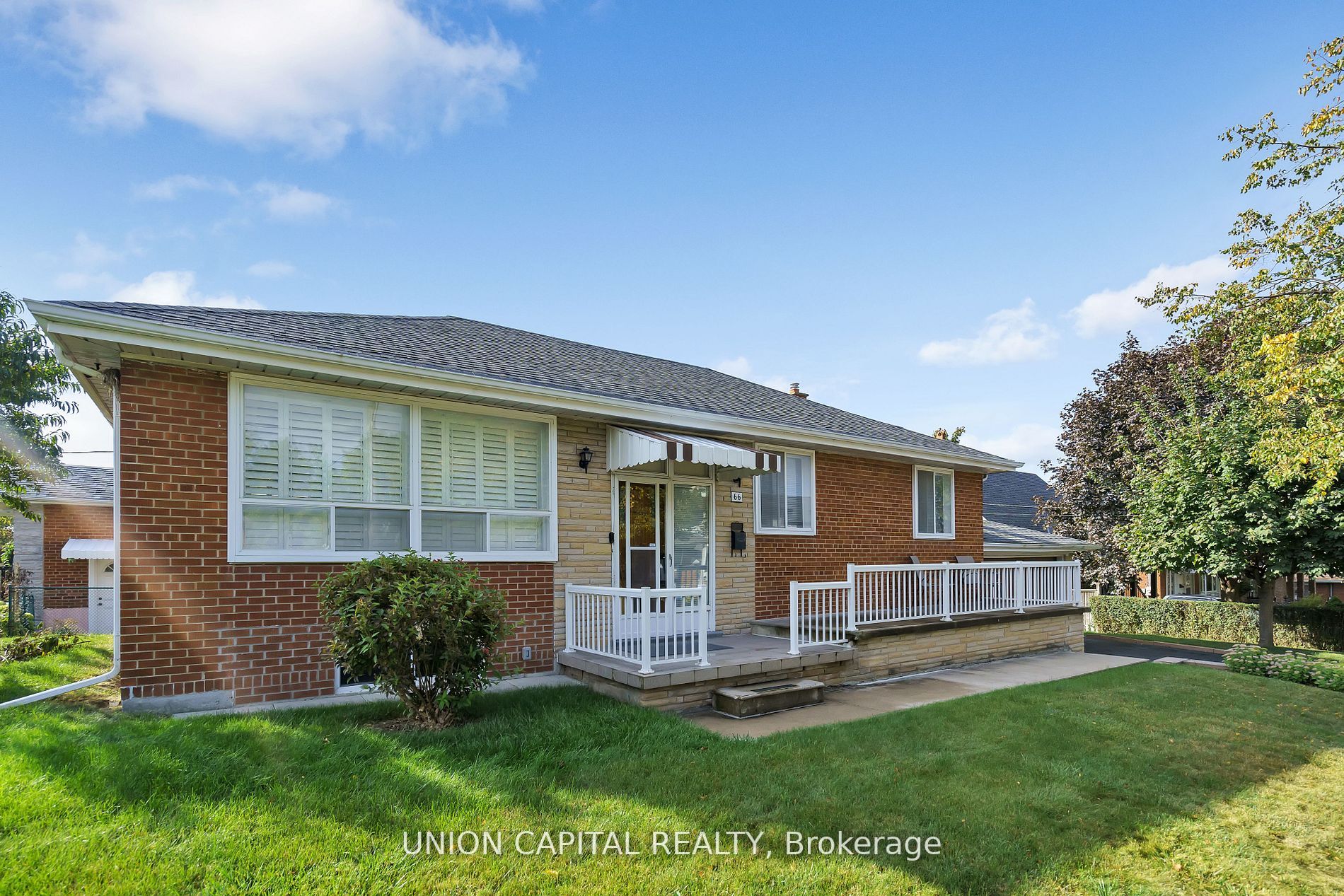 66 Ridge Point Cres Property Photo 2