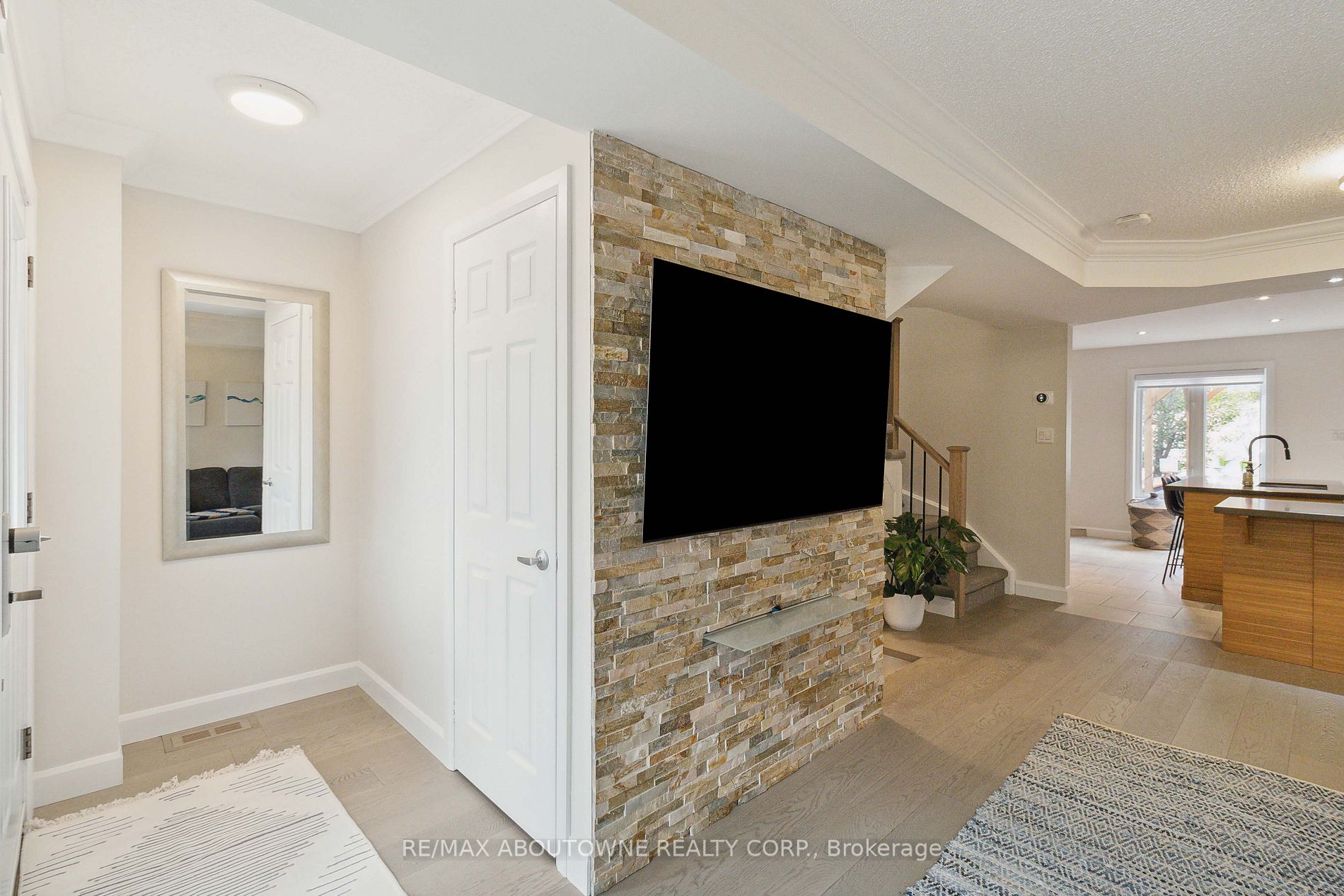 113 Glenashton Dr Property Photo 4