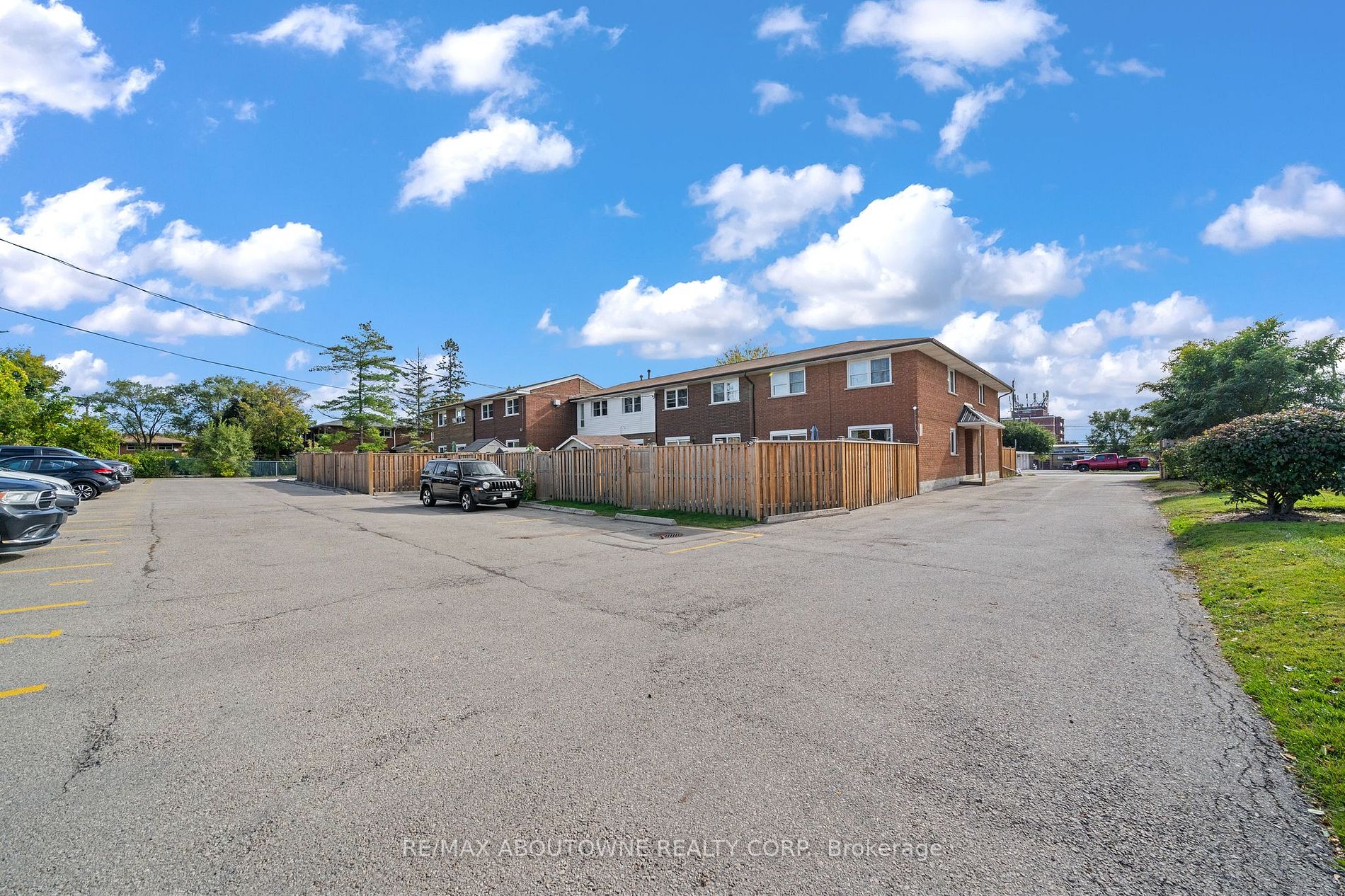2027 Bluefields Dr Property Photo 24