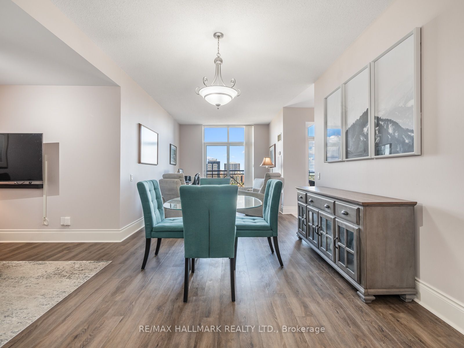 5229 Dundas St W Property Photo 7