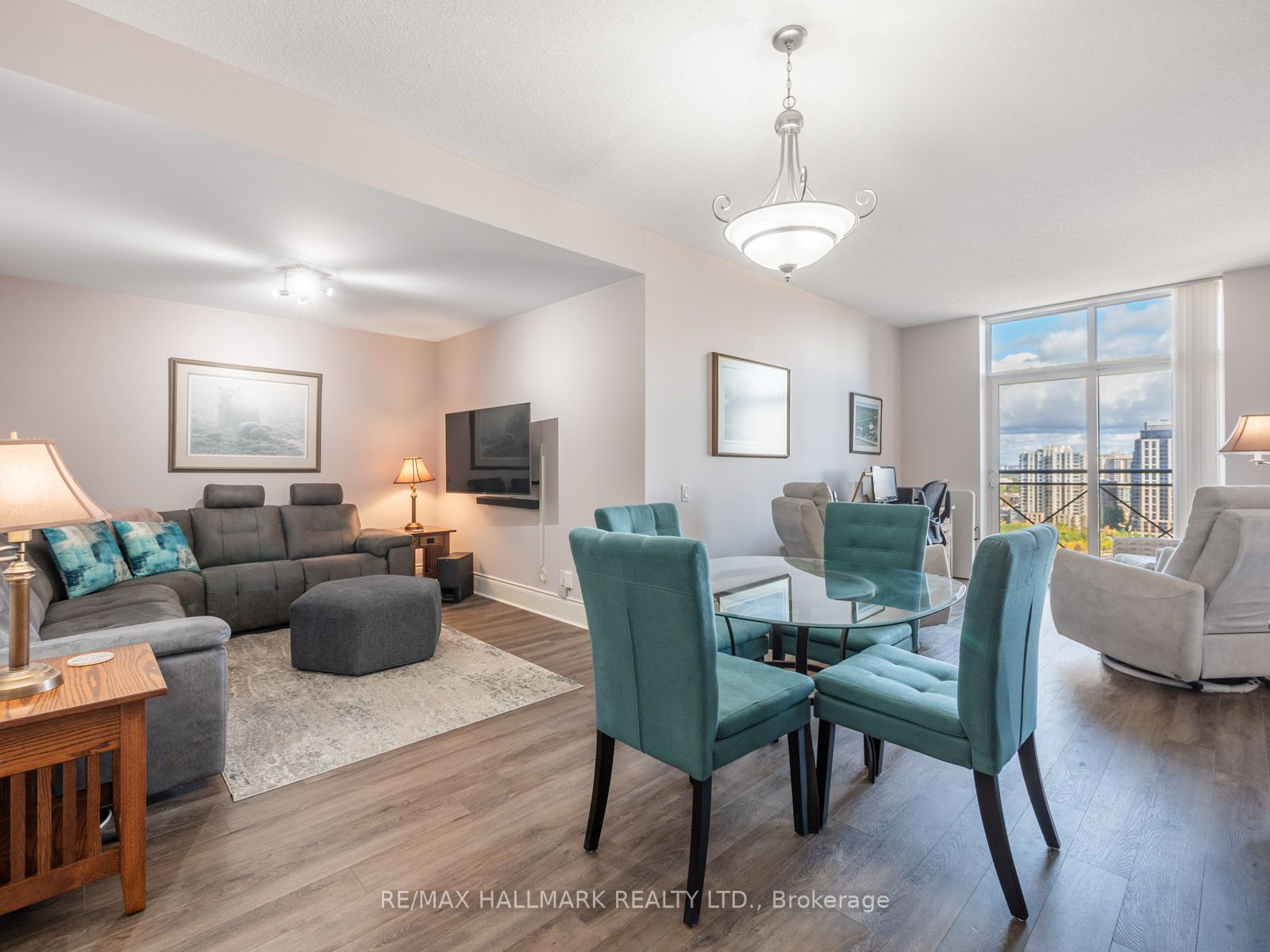 5229 Dundas St W Property Photo 15