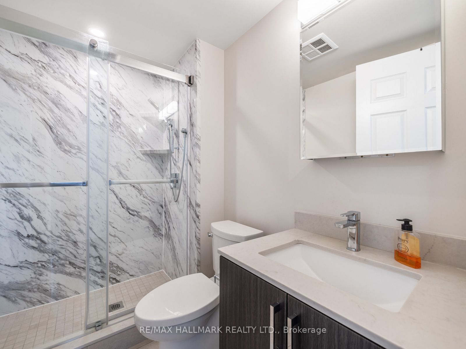 5229 Dundas St W Property Photo 16