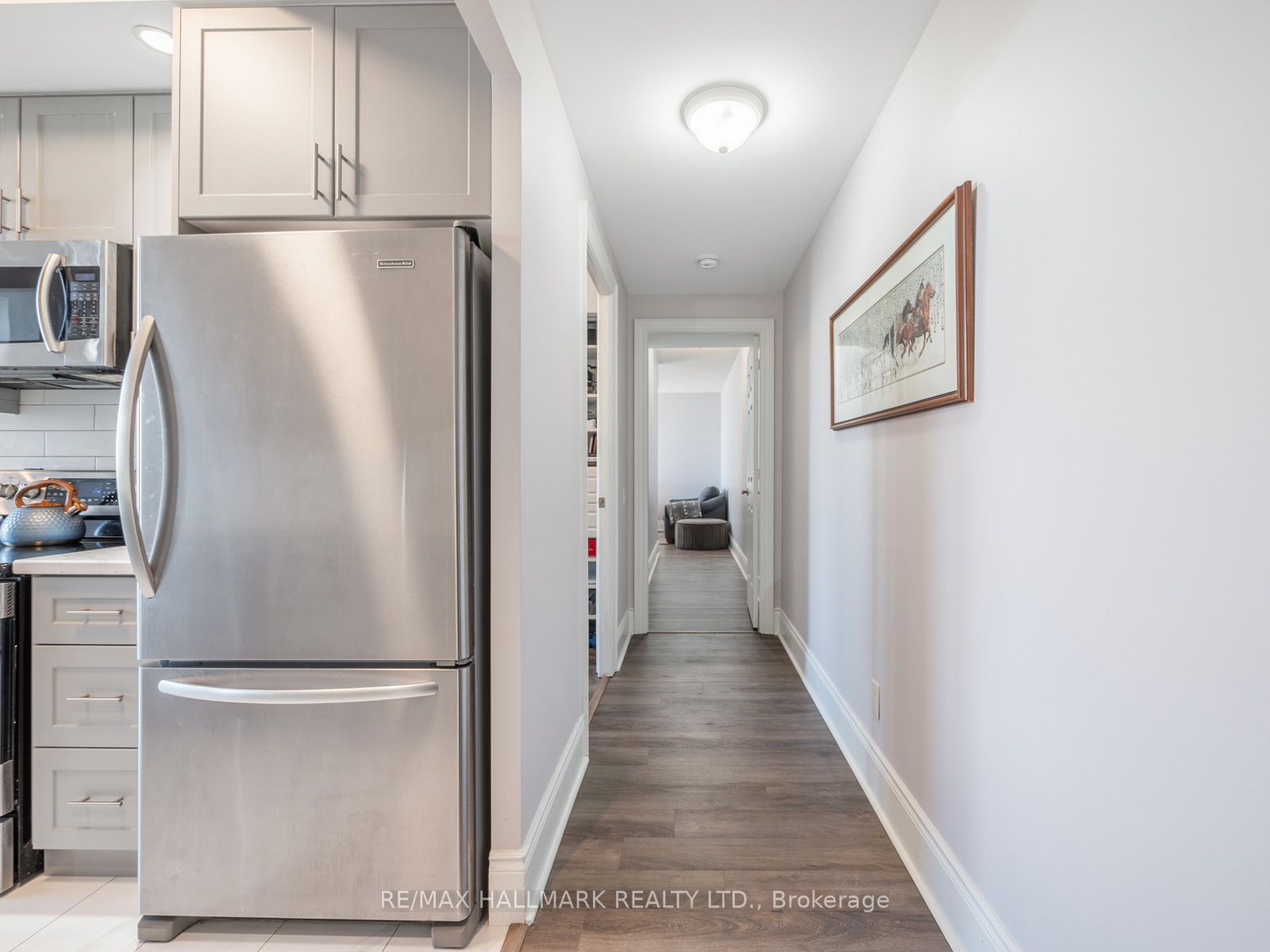 5229 Dundas St W Property Photo 26