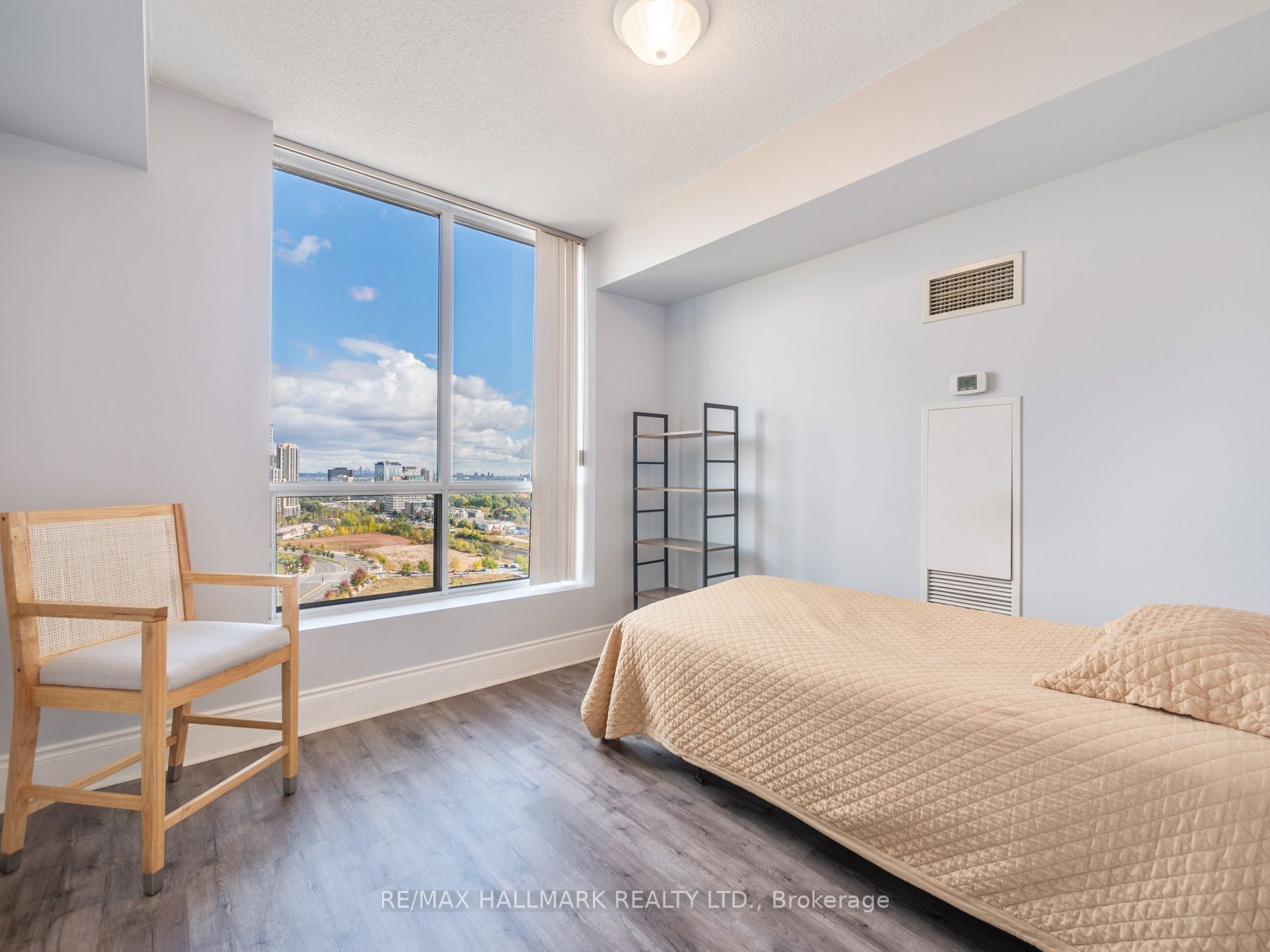 5229 Dundas St W Property Photo 29