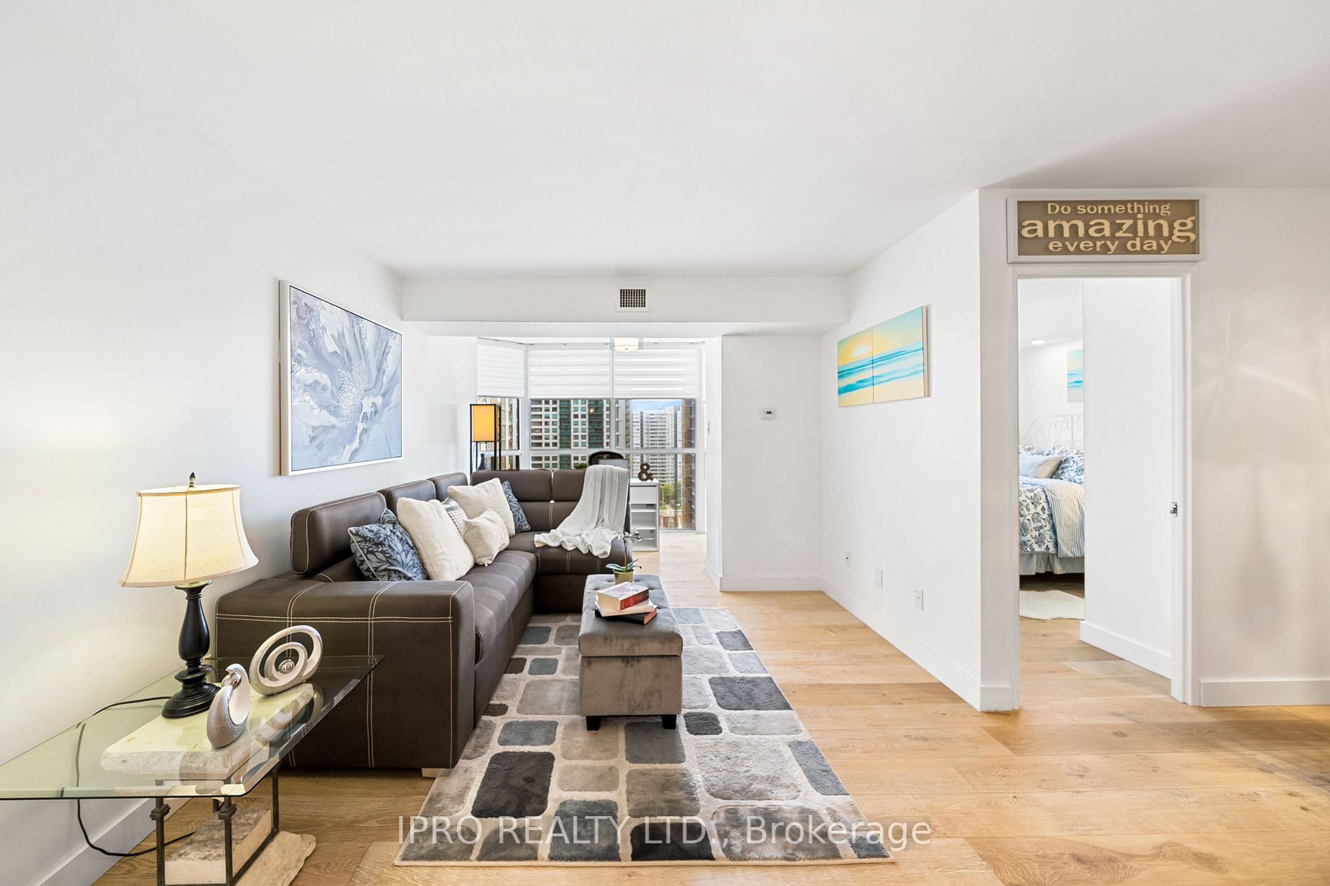 285 Enfield Pl Property Photo 1