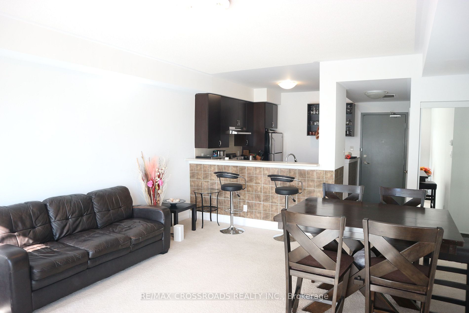 3075 Thomas St Property Photo 2