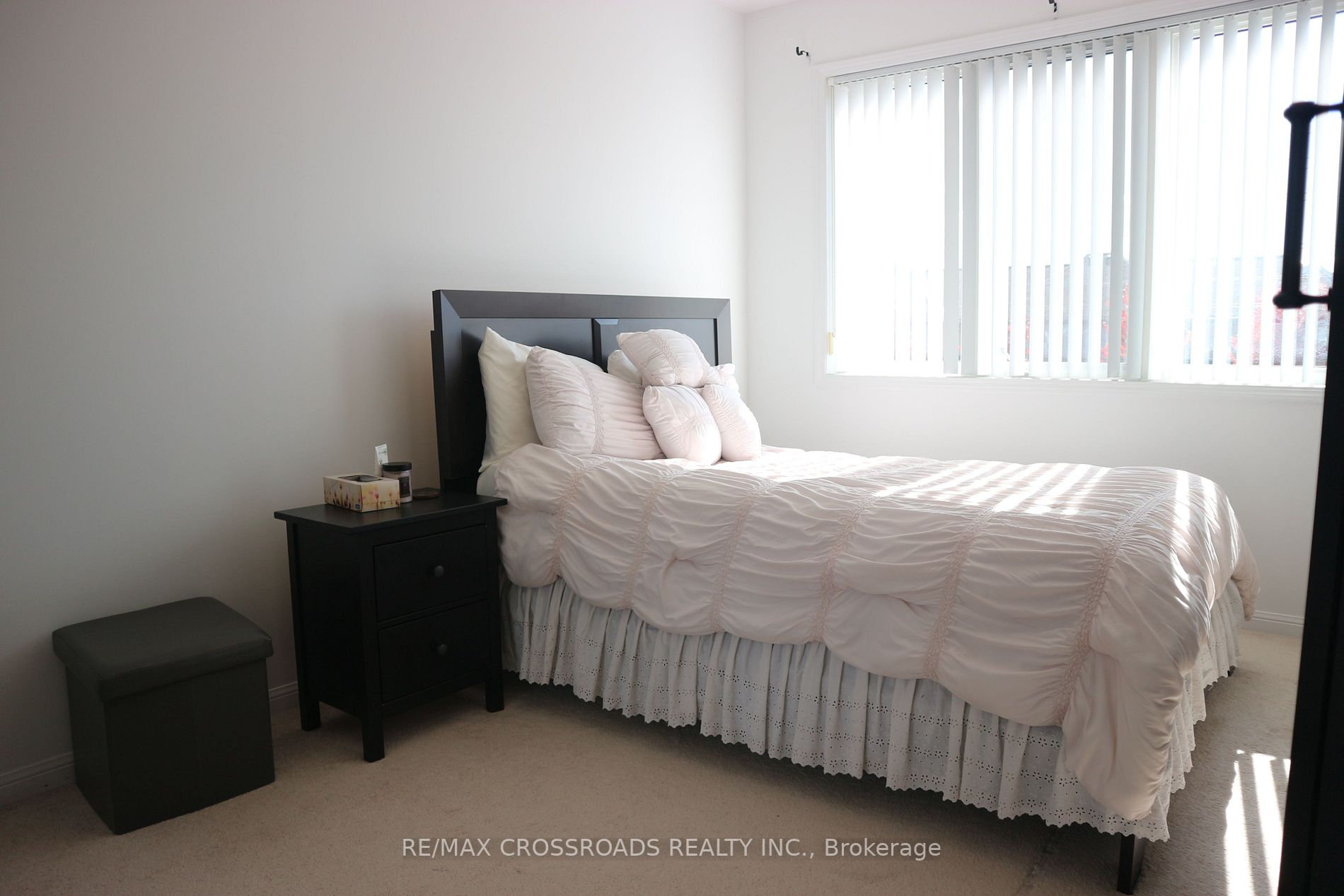 3075 Thomas St Property Photo 6