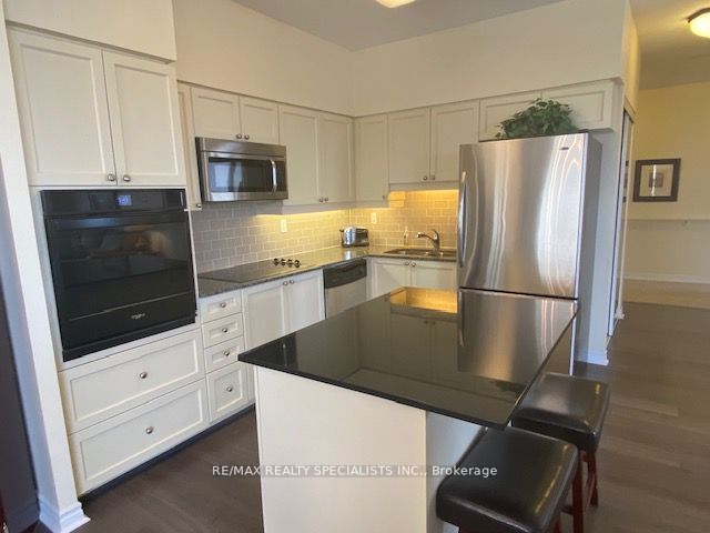 810 Scollard Ct Property Photo 4