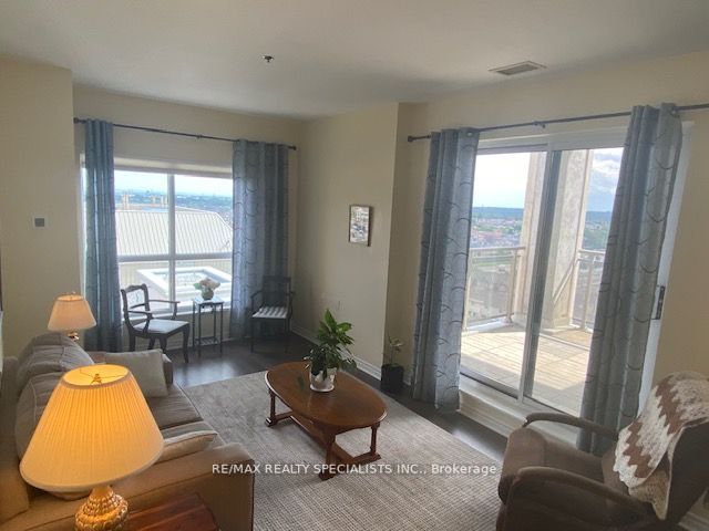 810 Scollard Ct Property Photo 12