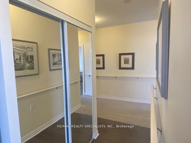 810 Scollard Ct Property Photo 19