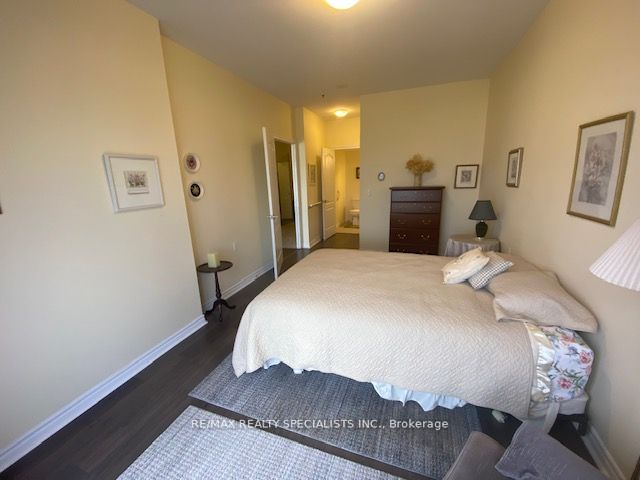 810 Scollard Ct Property Photo 20