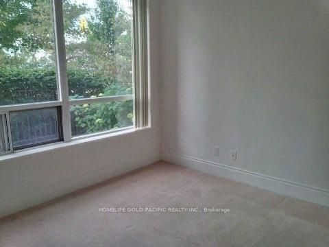 3888 Duke Of York Blvd Property Photo 9