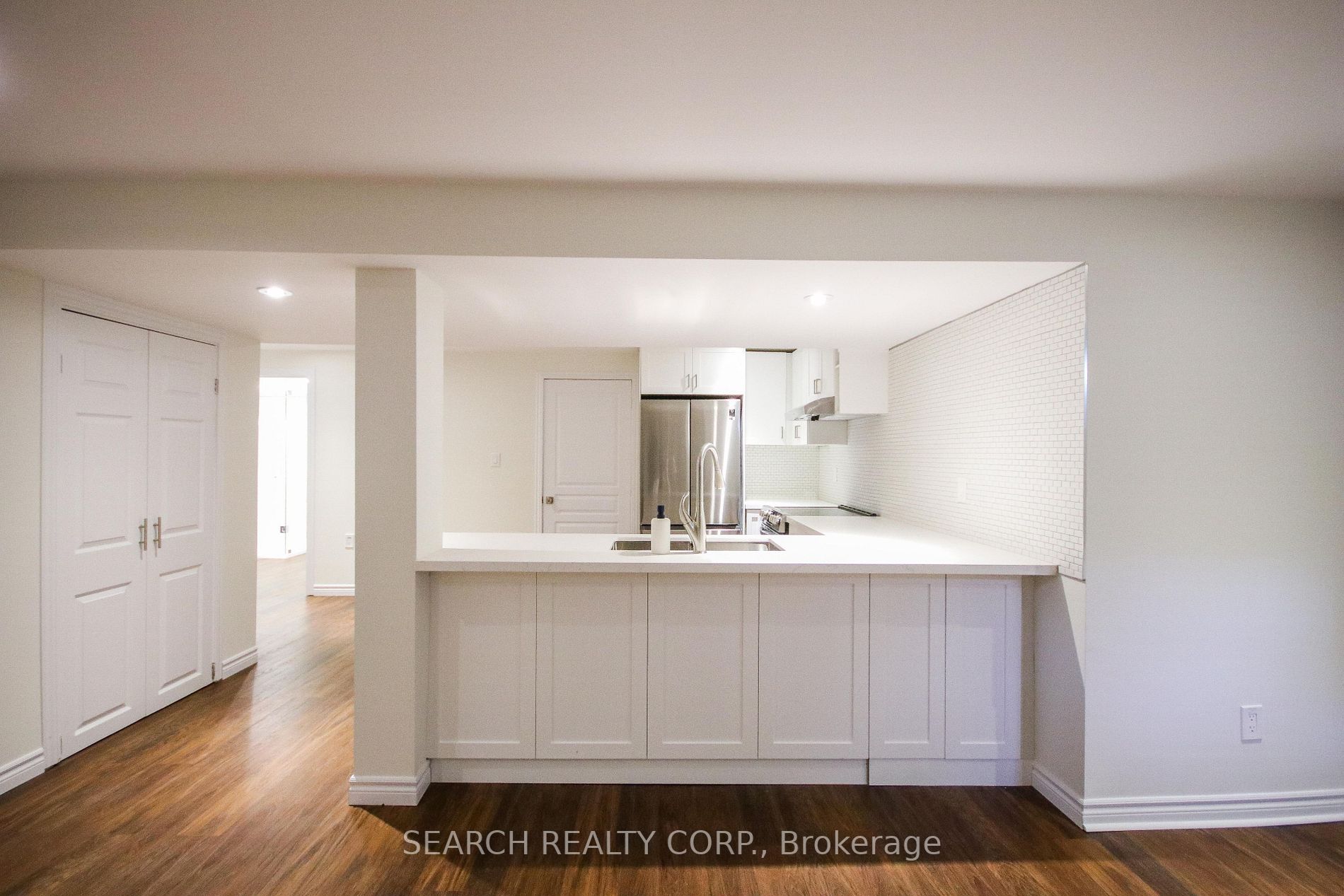 40 Lawlor Ct Property Photo 6