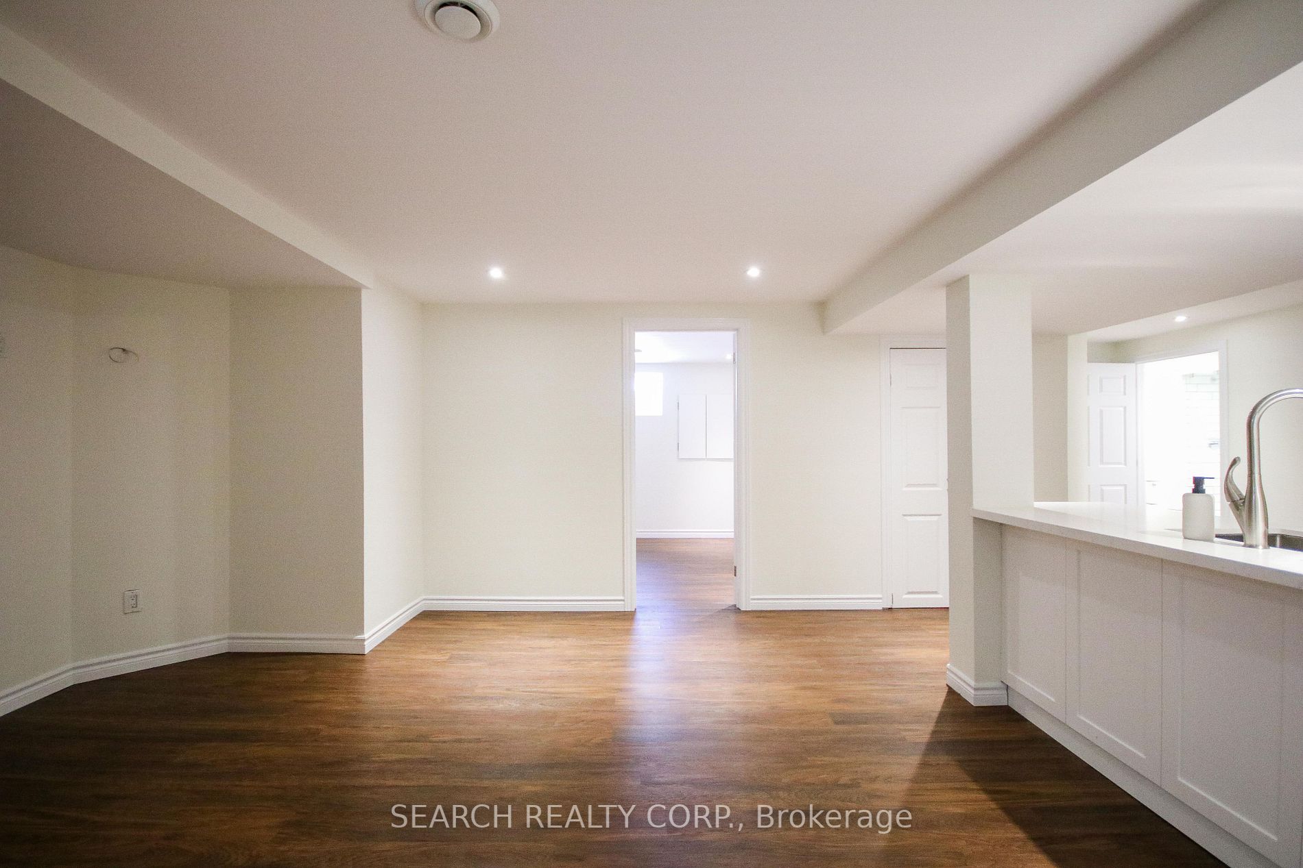 40 Lawlor Ct Property Photo 9