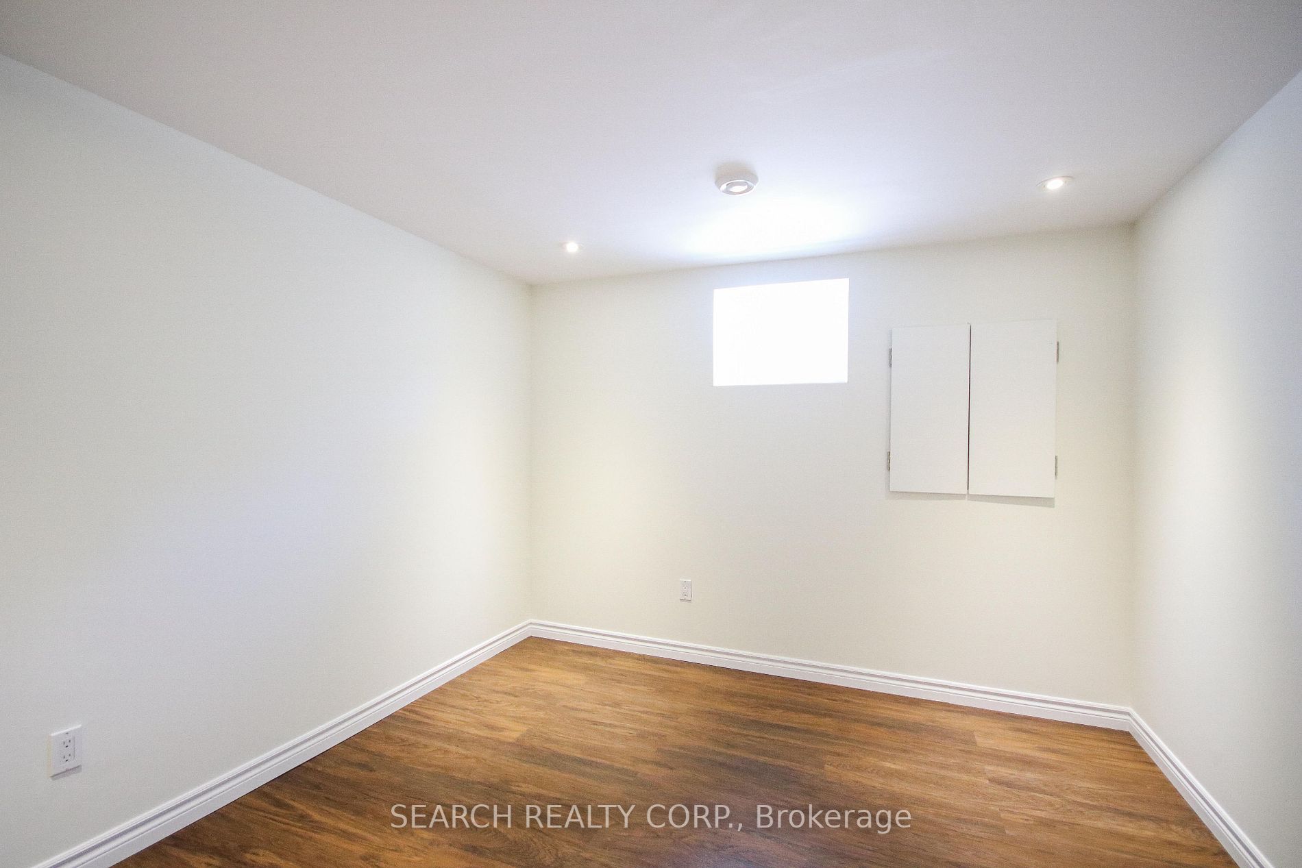 40 Lawlor Ct Property Photo 16